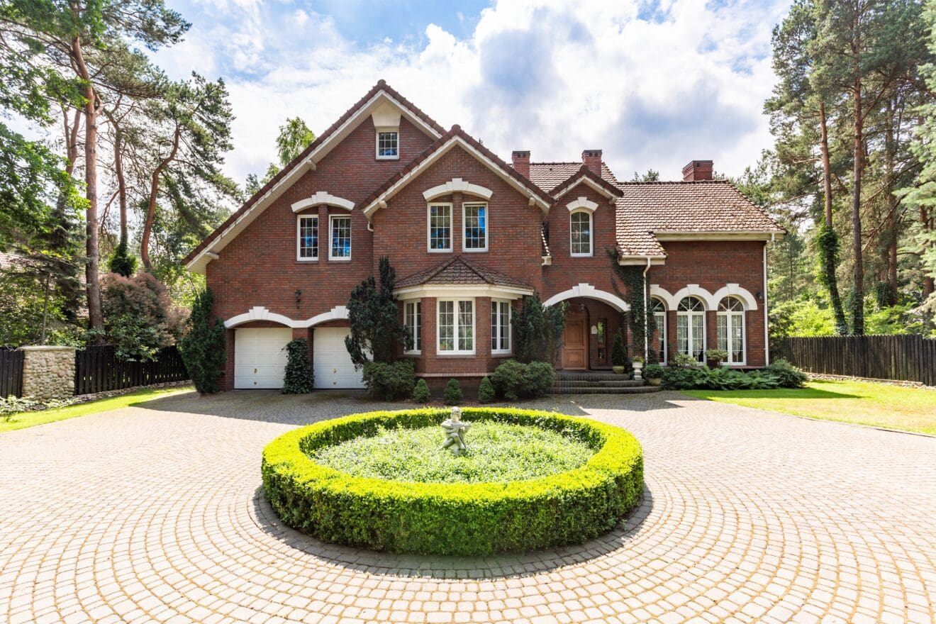 Where Are Toronto's Mansions?